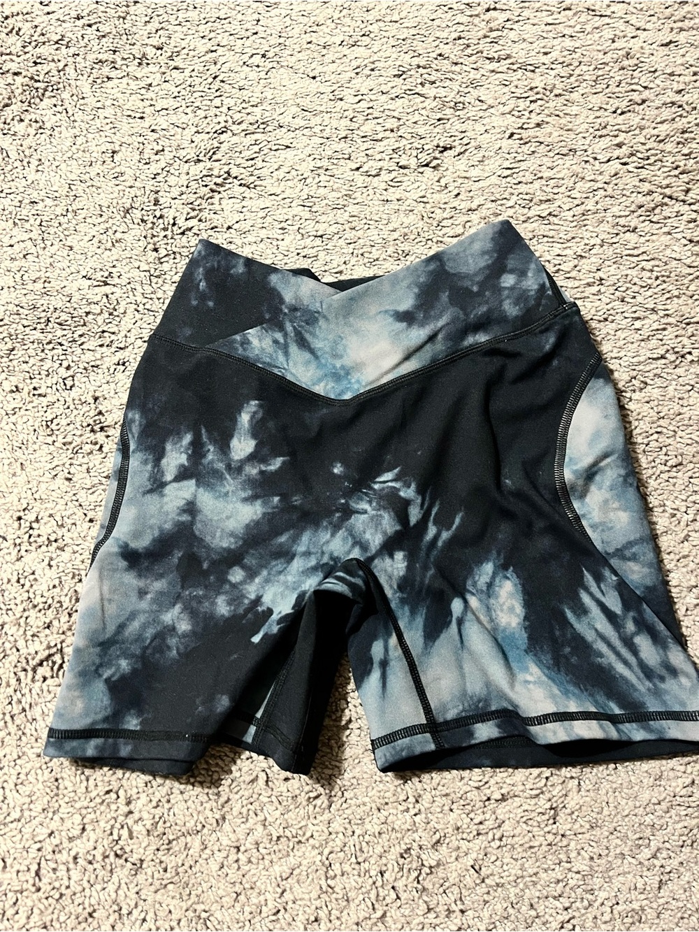 Alphalete Black & Gray Tie-Dye High-Waist Bike Shorts